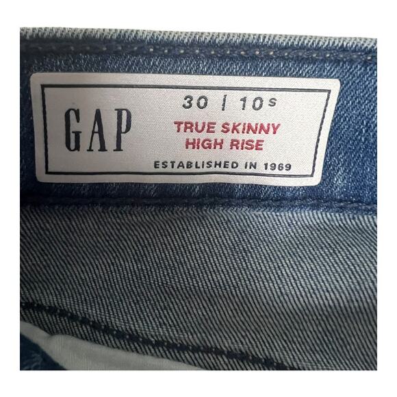 GAP Jeans Women's Size 30 Blue True Skinny High Rise Raw Hem Denim 10 Short - Picture 2 of 3